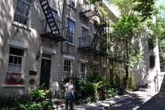 14-2 4 Patchin Place Was Home To Poet E E Cummings From 1923 to 1962 In New York Greenwich Village.jpg